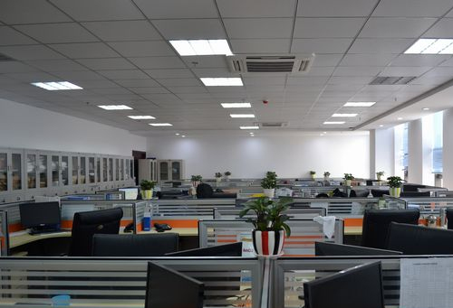 ?AI未來(lái)趨勢(shì)：技術(shù)突破、應(yīng)用拓展與社會(huì)影響深化?