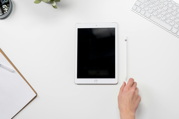 ?AI未來趨勢：技術(shù)突破、應(yīng)用拓展與社會影響深化?